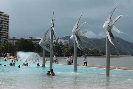 Piscinas de agua salada en Cairns (Esplanade)